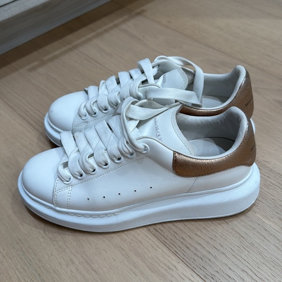 Alexander McQueen Oversize leather trainers size 37 - Picture 9 of 10